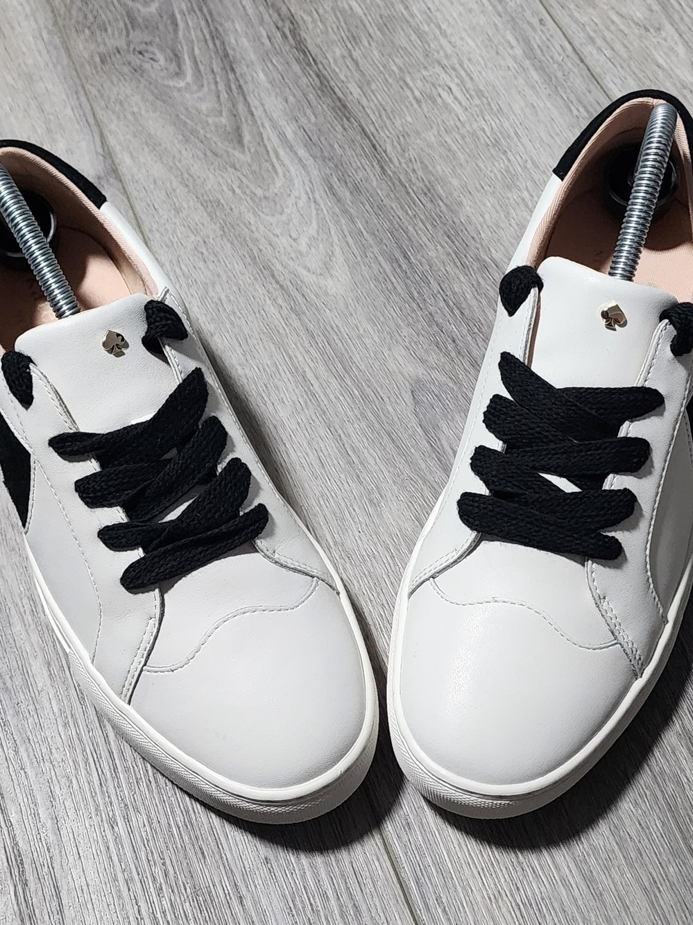 NWOB Kate Spade New York Fez White And Black Sneakers Womens Shoes Size 8.5 - Picture 2 of 8